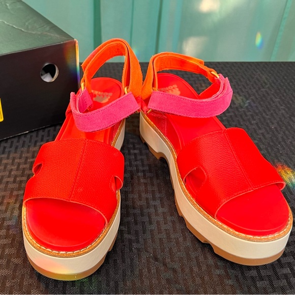 Sorel Joanie IV Ankle Strap Wedge, Size 10. New in box. - Picture 3 of 5